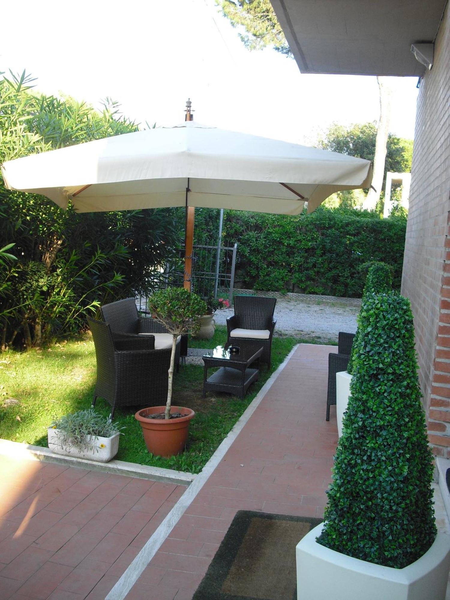 Hotel Garden Tirrenia Extérieur photo