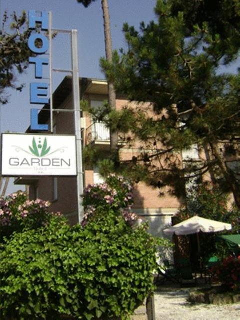 Hotel Garden Tirrenia Extérieur photo
